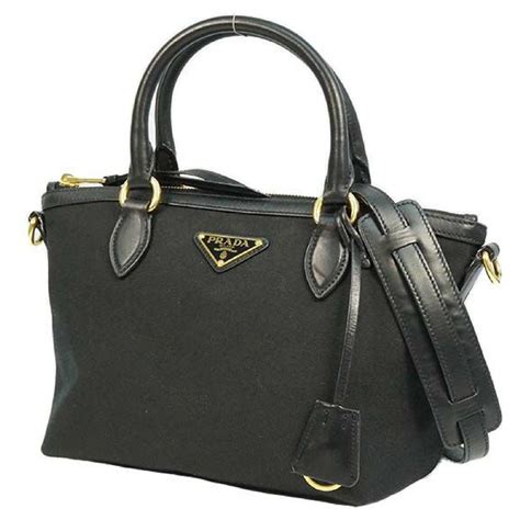 sac bandouliere femme prada|Prada .